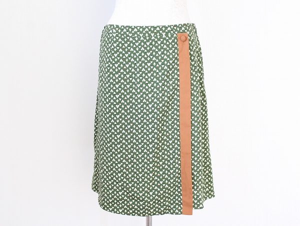 品を感じる絵柄がアクセントに！ローラアシュレイ スカートを買取しました