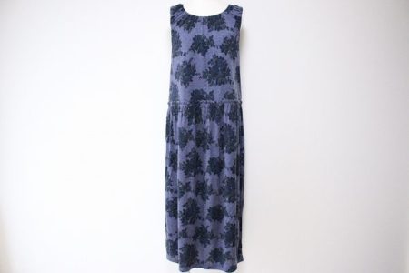 Iラインワンピースでスッキリコーデはいかがでしょうか？イクコの花柄ワンピースを買取しました