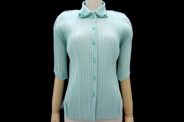 シャーベットカラーが優しい雰囲気に仕上げる！プリーツプリーズ イッセイミヤケ シャツブラウスを買取しました