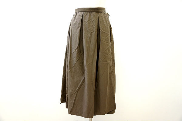 味わいあるカーキが品のある印象に！マーガレット・ハウエル スカートを買取しました