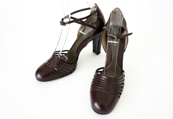 新品同様のストラップパンプス!ジョルジオアルマーニ