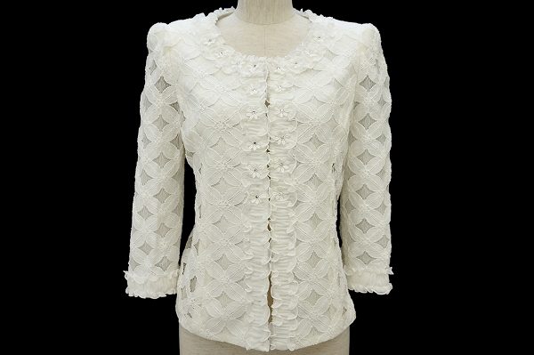 品格のよいフリルで清楚な印象を演出！銀座マギーのレース ジャケットを買い取りしました