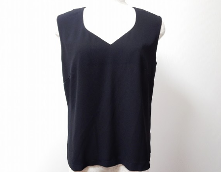 デコルテを綺麗魅せするジュンアシダのノースリーブカットソーを買取させて頂きました。