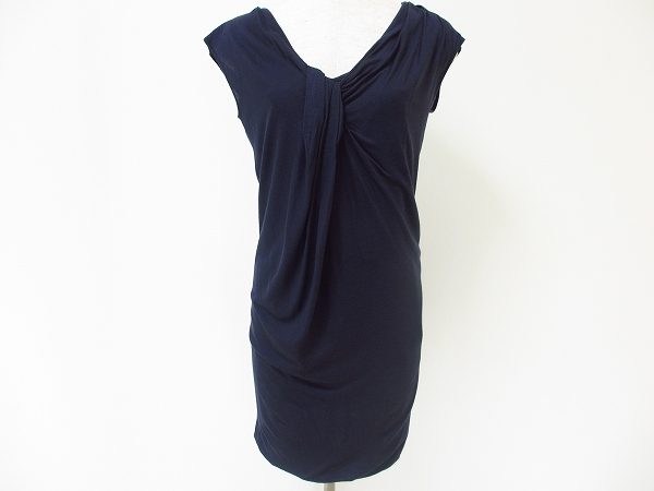 ふわっとした雰囲気で優しい女性を演出!アンタイトルのワンピースを買取しました