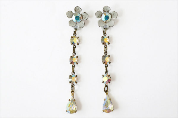 清潔感のある印象に！ミハエル・ネグリン ピアス ホワイトを買取しました