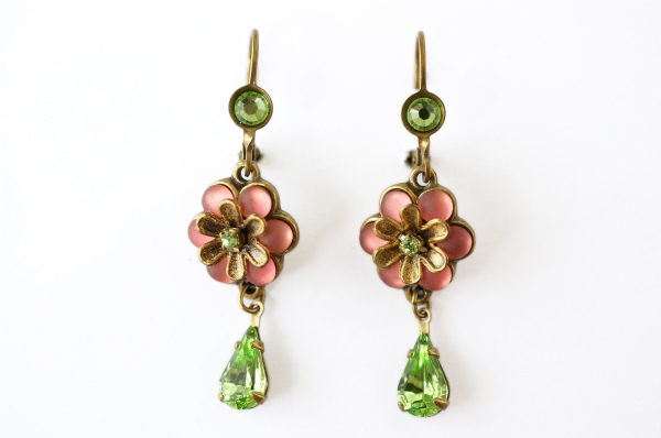 ピンク×グリーンの組み合わせがさわやか!ミハエル・ネグリン ピアスを買取しました