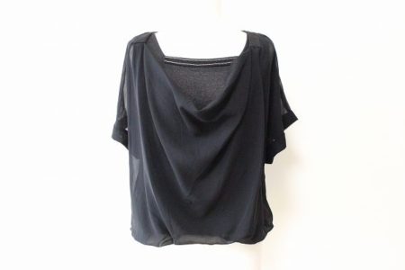 袖のフリルで気になる二の腕も隠せる！アンタイトル カットソーを買取しました