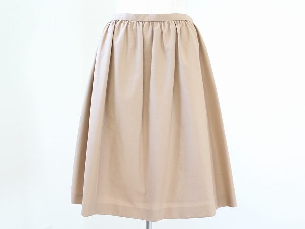 トップスを上手く引き立ててくれる!アンタイトルのスカートを買取しました