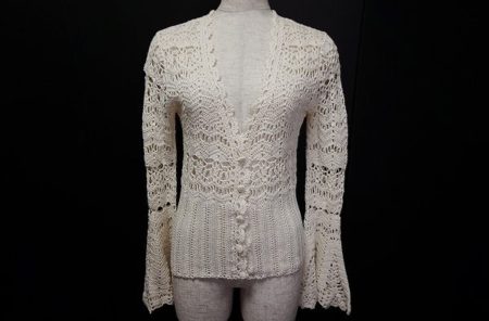 タイトなデザインでしっとりと決まる！ケイタマルヤマ カーディガンを買取しました