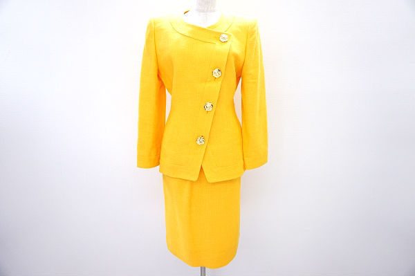 スーツも適正査定！ジバンシイのスーツを買取いたしました