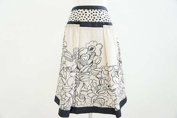 大きいサイズも積極的に買取します、トゥービーシックのスカートを買取いたしました