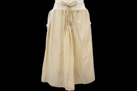 シルク素材で高級感もアップ！ブルネロクチネリのスカートを買取しました