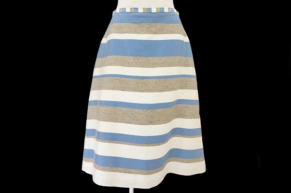 涼し気で柔らかさを感じる ミナ ペルホネン スカート を買取しました