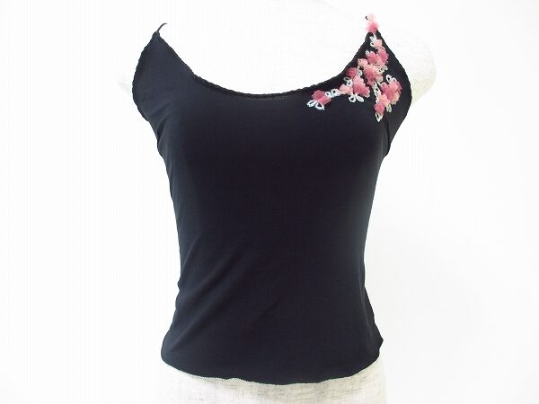 お花のポイントが上品度を上げる！アンナモリナーリ キャミソールを買取しました