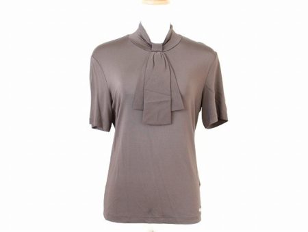 シックなブラウンが着まわしやすい1点！エスカーダのカットソーを買取しました