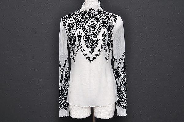 シャンデリアのようなゴージャス感！シズカコムロのカットソーを買取しました