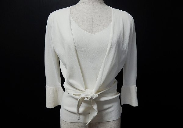 清楚な印象が叶う！エポカ 白のアンサンブルを買取しました