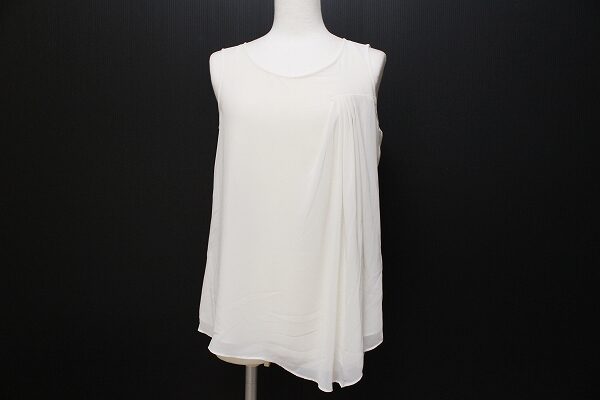 ほんのりアイボリーで品の良さが加わる｜アナイのカットソーを買取しました