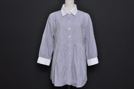 涼し気で軽やかさを演出できる｜23区のストライプチュニックを買取しました