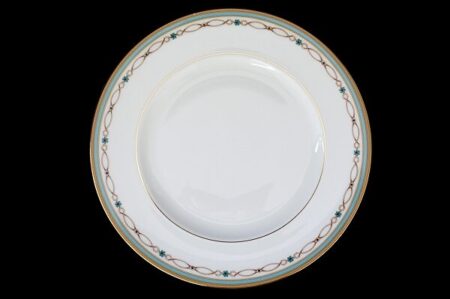 あなたなら何をのせる？ウェッジウッドのプレートを買取しました