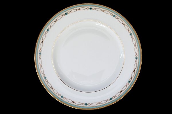 あなたなら何をのせる？ウェッジウッドのプレートを買取しました