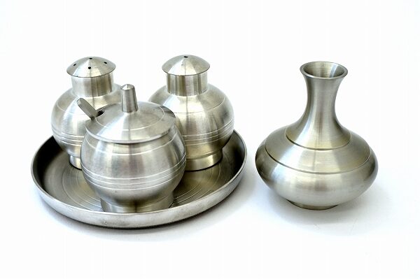 眠っているブランド未使用品は査定に期待！ロイヤルセランゴールの調味料入れセットを買取いたしました