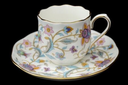 まるでお花のようなシルエット｜NARUMI 鳴海製陶 カップ＆ソーサーを買取しました