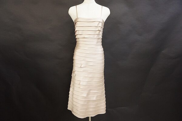 フォーマルドレス買取大歓迎、BCBGマックスアズリアのドレスを買取いたしました