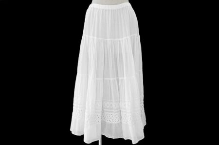 ワードローブの主役にもなる？ズッカの刺繍スカートを買取しました