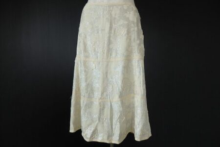 ひらりと漂うレースが上品なダナキャランのスカートを買取しました