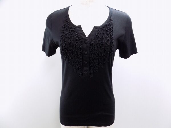 首元のデザインがアートのようでおしゃれなニューヨーカー カットソーを買取しました