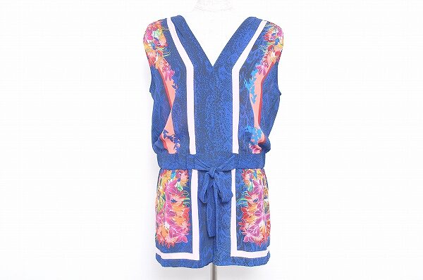 豪華な青に見とれる BCBGマックスアズリア オールインワンを買取しました