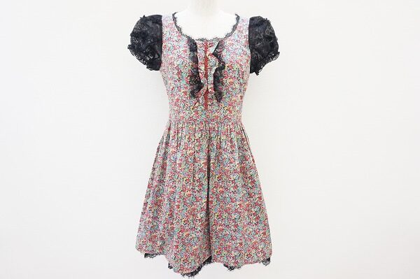 レトロ溢れる雰囲気が絶妙のロイスクレヨンのワンピースを買取しました