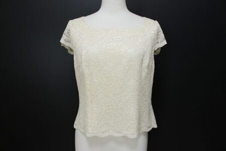 ほんのり優しいアイボリーが安らぎを与えてくれるフランコフェラーロのカットソーを買取しました