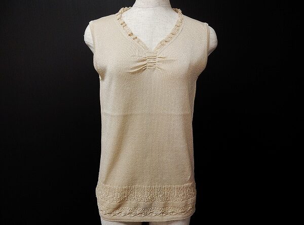 ほんのり可愛いVがポイント ギャバジンケーティのカットソーを買取しました