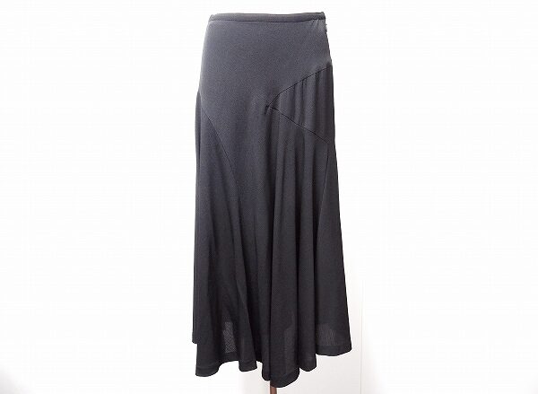 優美なスタイルが叶う ホンマのスカートを買取しました