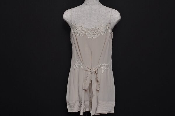 細かさを感じさせるデザイン BCBGマックスアズリア キャミソールを買取しました