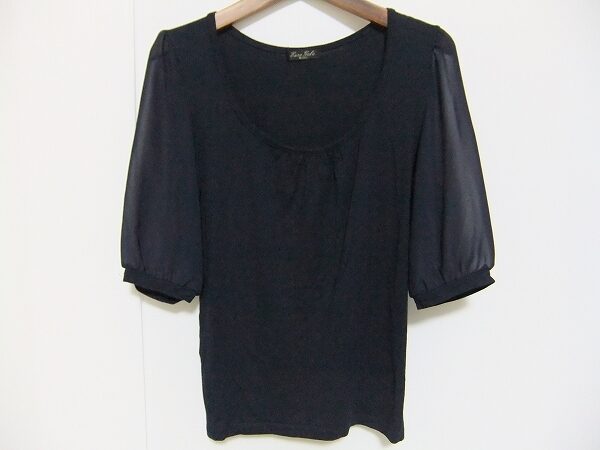 引き締まった印象の中にもどこか品格漂うエンツォガラのカットソーを買取しました