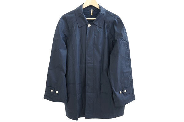 雨でもスタイリッシュに ダンヒルのネイビー レインコートを買取しました