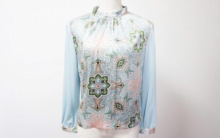 派手過ぎないペイズリーが魅力の三崎商事 カットソーを買取しました