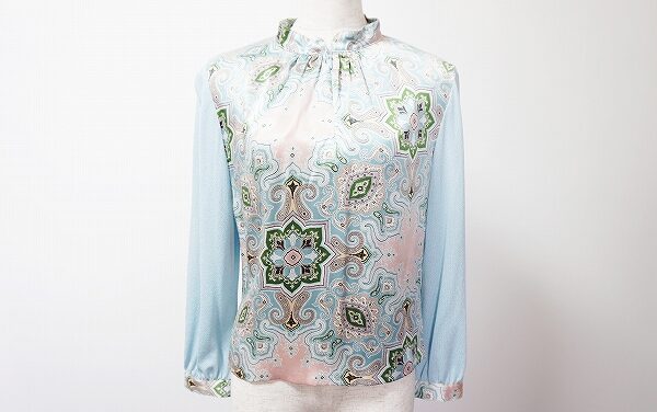 派手過ぎないペイズリーが魅力の三崎商事 カットソーを買取しました