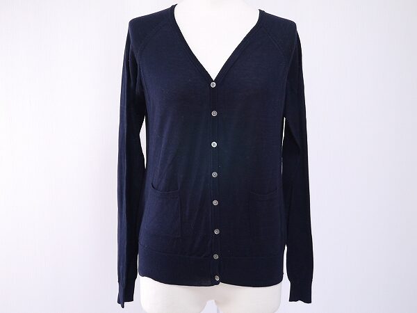 締まりのある雰囲気が嬉しい ダナキャランのカーディガンを買取しました