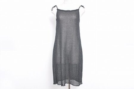 ニットならではの柔らかみと上品さを兼ね備えたタバサのニットワンピースを買取しました