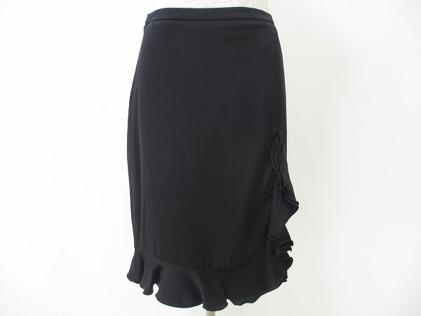アルマーニブランドを売るならアクイールで！アルマーニコレッツオーニのスカートを買取いたしました