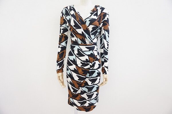 味のある柄でシックに!ダイアンフォンファステンバーグ ワンピースを買取しました