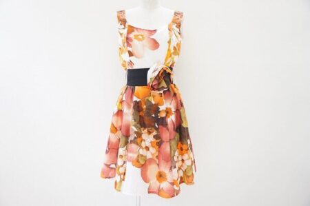 太陽のようなカラーが明るく仕上げる リナシメントのワンピースを買取しました