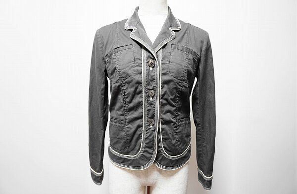 こだわりある襟がおしゃれなダナキャランのジャケットを買取しました