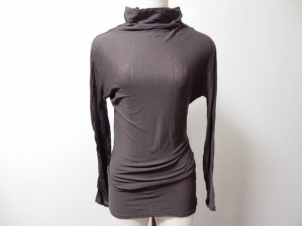 シックなブラウンが嬉しいマックスアンドコー カットソー を買取しました