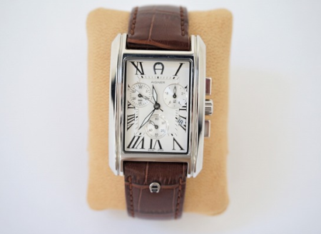 ビジネスのお供にはアナログ腕時計 ！｜アイグナー買取