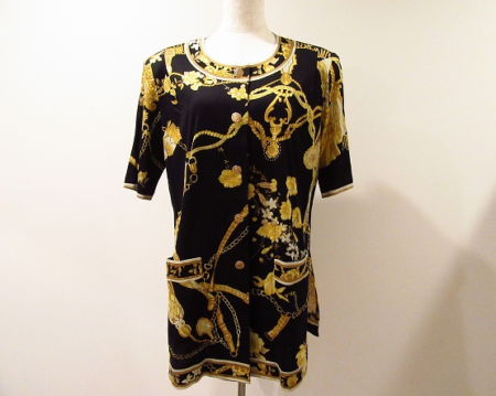 黒に映えるチェーン柄！レオナールの半袖カーディガン